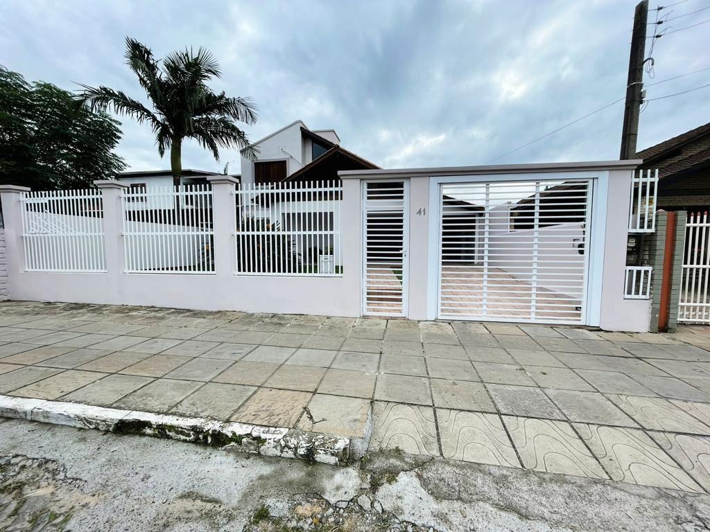 Casa 3 Dormitórios