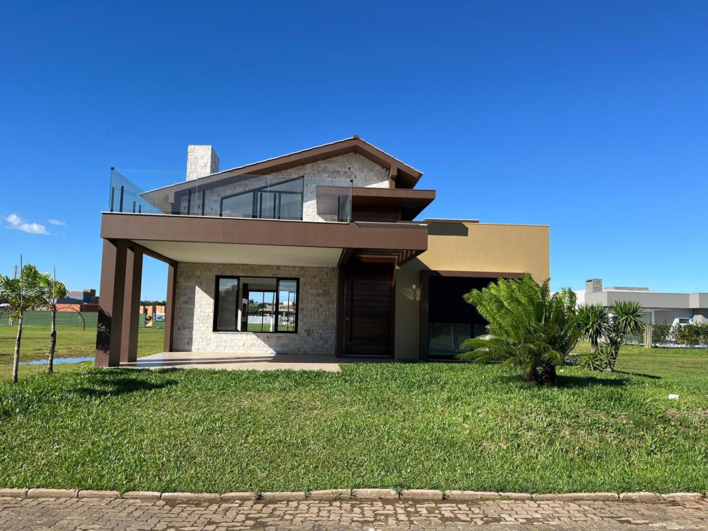 Casa 3 Dormitórios