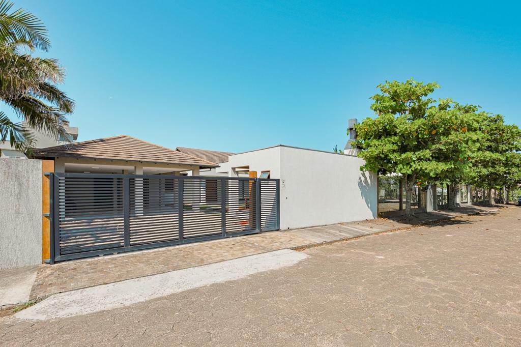 Casa 4 Dormitórios