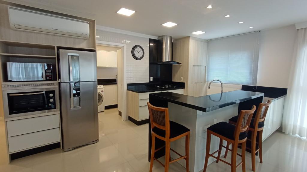 Apartamento 3 Dormitórios
