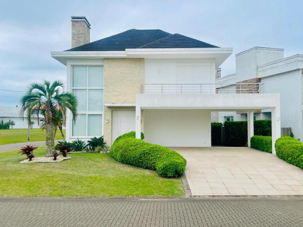 Casa 4 Dormitórios
