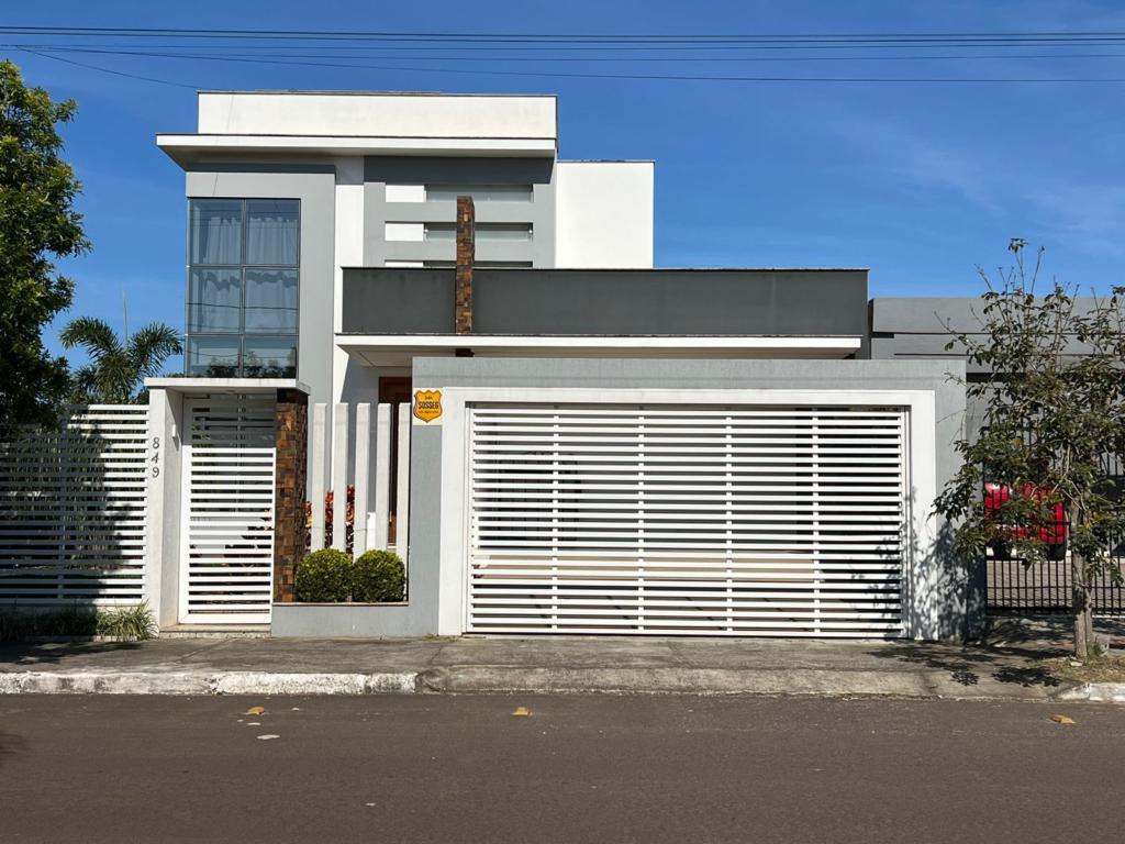 Casa 3 Dormitórios