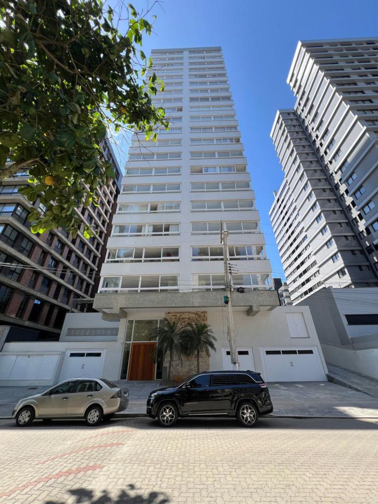 Apartamento 3 Dormitórios