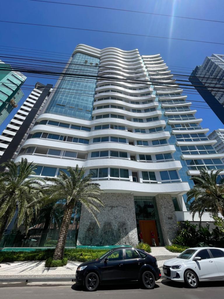 Apartamento 4 Dormitórios