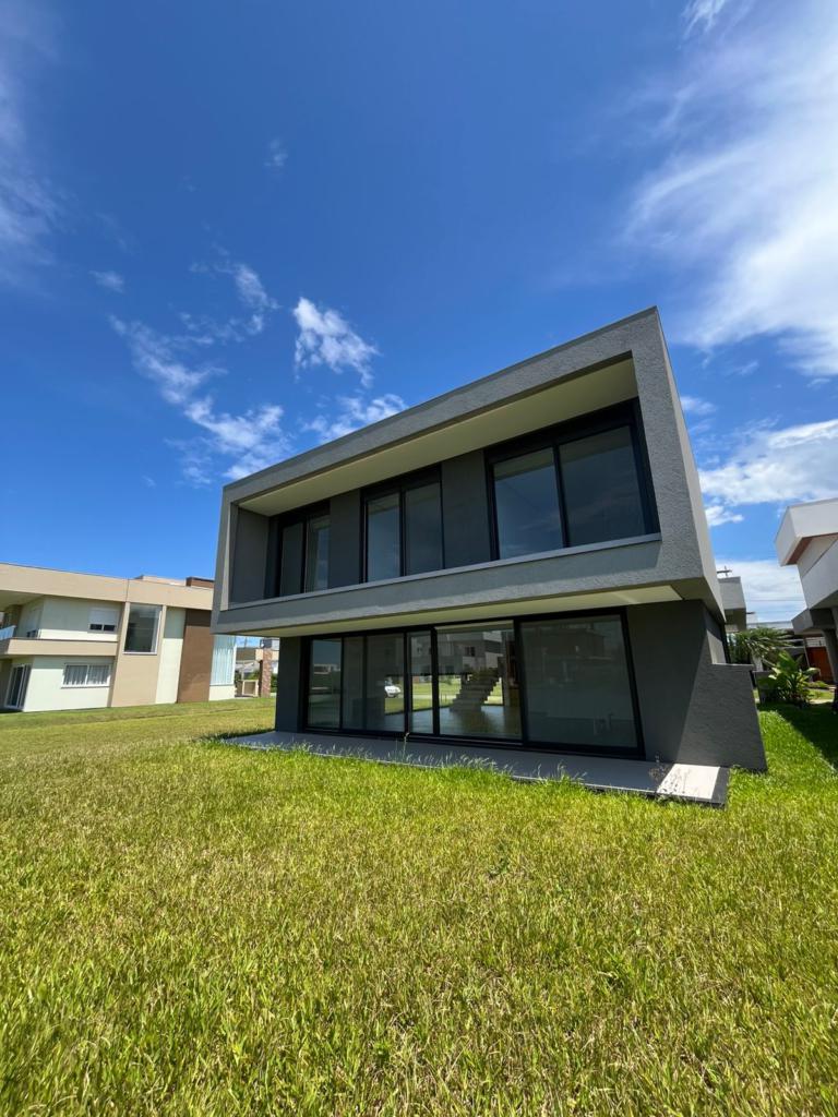 Casa 4 Dormitórios